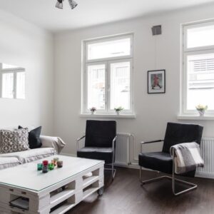 How to boost your Airbnb ratings and get more customer smiles? First things they see, the first things we clean